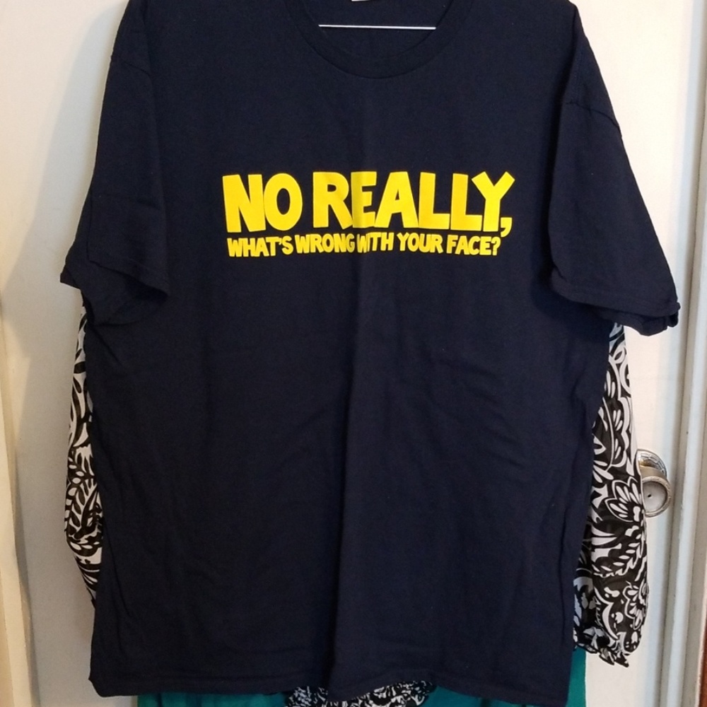 Tshirt😷buy 3 get 1 free😷
